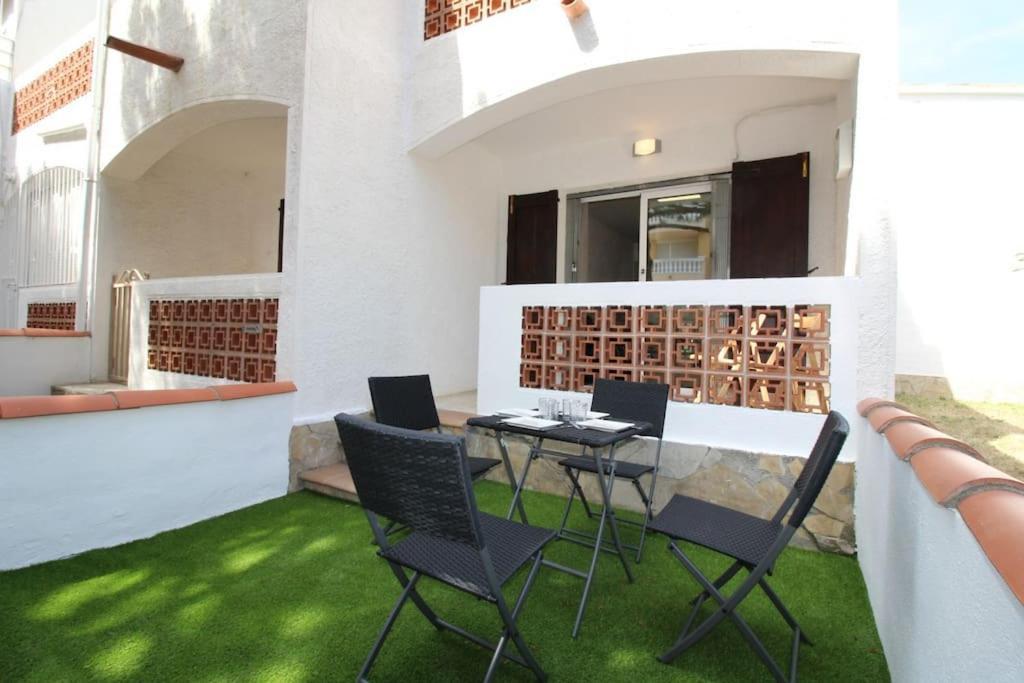 Appartement Situe A 100 M De La Plage Ampuriabrava Exterior foto